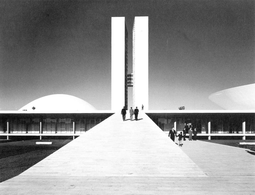 Oscar Niemeyer: elu on hingus