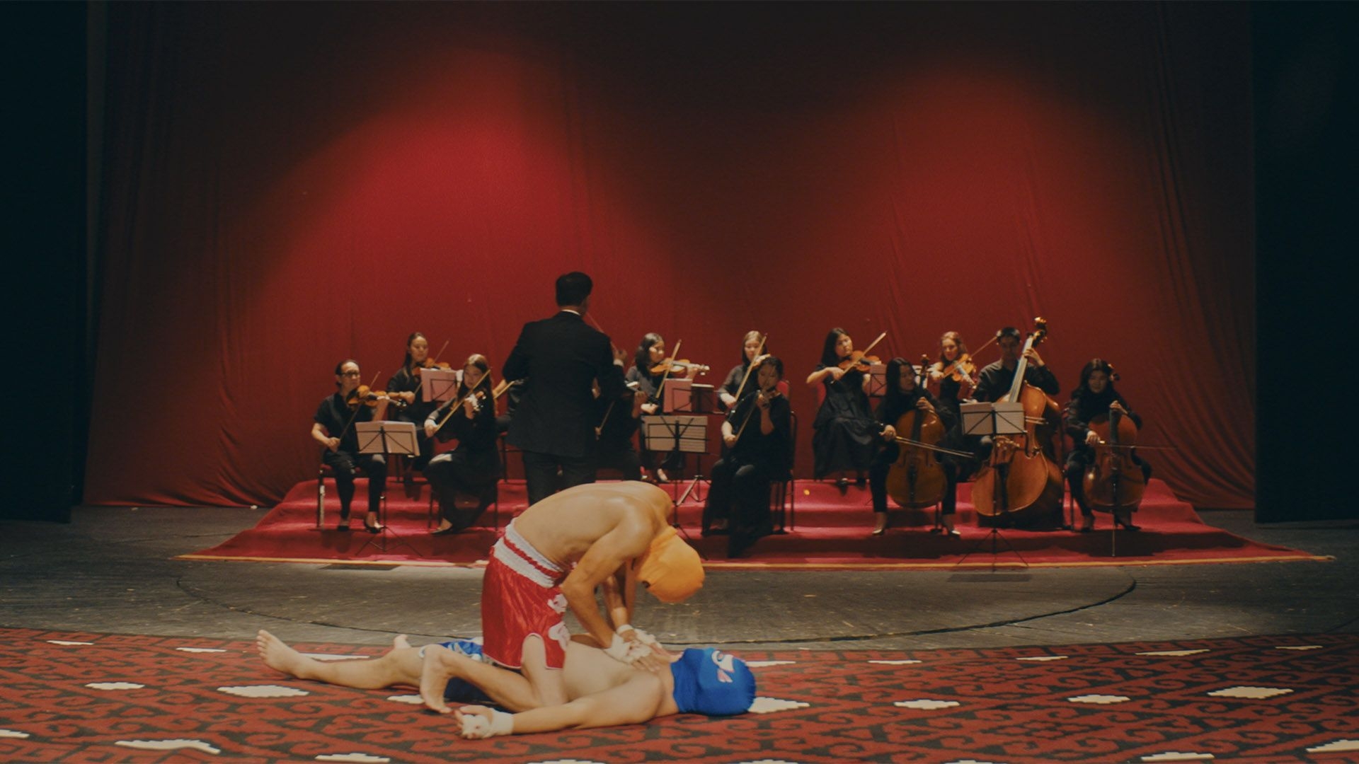 F_2_Backstage_Madness